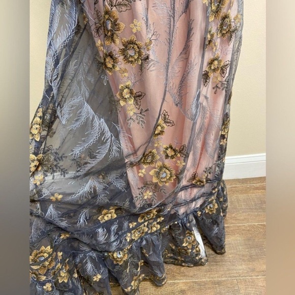 Sundance grey pink  Floral lace Maxi Dress Medium NwT - Picture 4 of 12